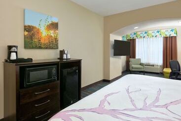 酒店 La Quinta By Wyndham Dallas Grand Prairie South