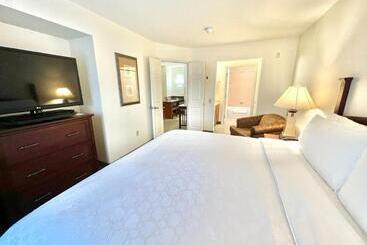 Отель Staybridge Suites Detroit Novi, An Ihg