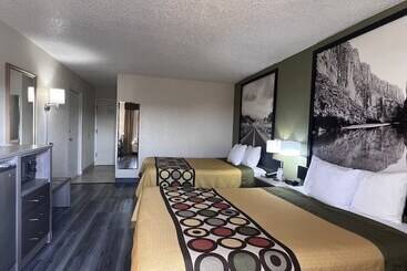 Отель Super 8 By Wyndham Ft Stockton