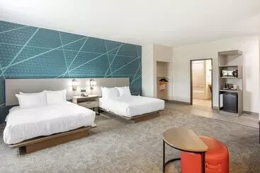 호텔 Comfort Suites