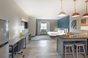 호텔 Comfort Suites