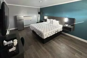 酒店 Studio 6 Suites Madera, California   Yosemite