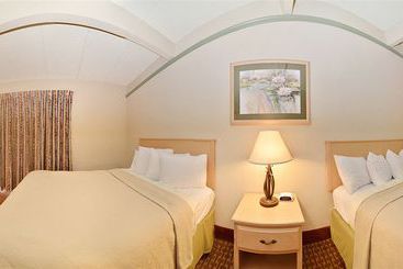 فندق Quality Inn Lake Of The Ozarks