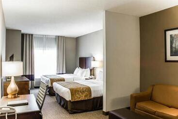 فندق Quality Suites