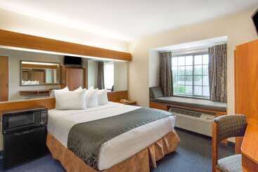 Microtel Inn & Suites By Wyndham Of Houma