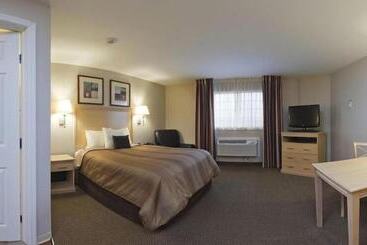 هتل آپارتمان Candlewood Suites Minot, An Ihg