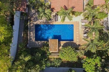 Aparthotel Flores   Adults Only