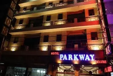 هتل Parkway Deluxe