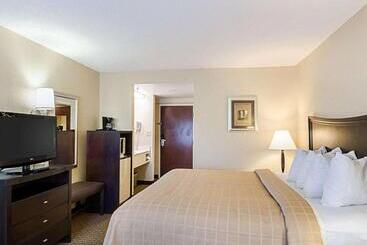 호텔 Quality Inn Troutville Roanoke North
