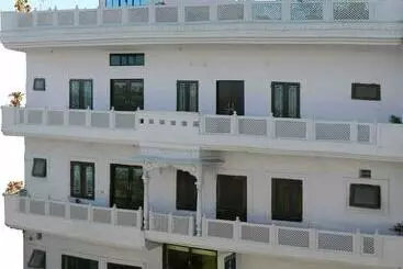 בית מלון כפרי Satkar