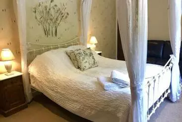 ホテル The Priory