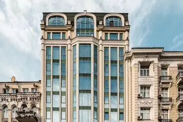 Отель 11 Mirrors Design