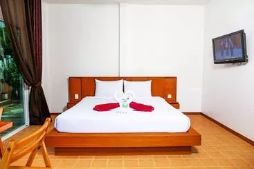 Hotel Baannueng At Kata