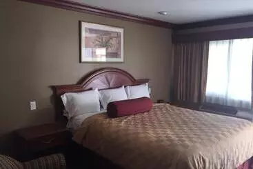 Hotel Thunderbird Lodge