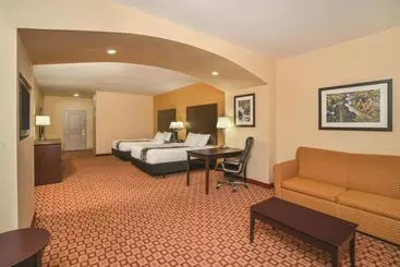 ホテル Comfort Inn & Suites Verona At Turning Stone Resort Casino