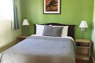 酒店 Lakeshore Suites