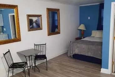 Hotel Thames Inn And Marina