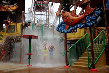 리조트 Six Flags Great Escape Lodge & Indoor Waterpark