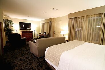 هتل C Mon Inn Grand Forks