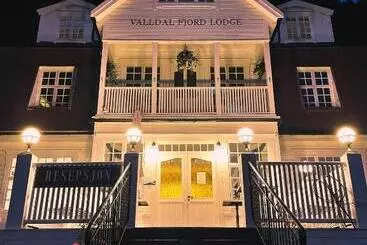 Hotell Valldal Fjord Lodge B&b