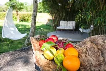 קוטג'' Os Lambrans