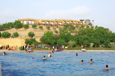 Dreamworld Resort, Hotel & Golf Course