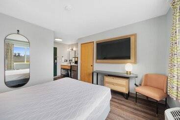 Otel Garibaldi Inn At The Bay