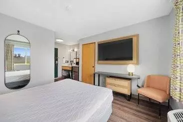 Hotelli Garibaldi Inn At The Bay