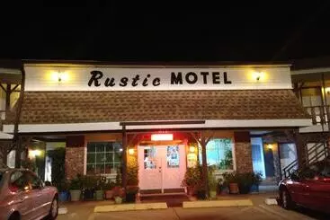 Rustic Motel Rolla