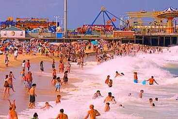 Buoy 16 Motel By The Beach