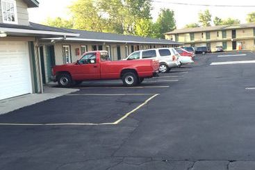 Currys Motel Saginaw