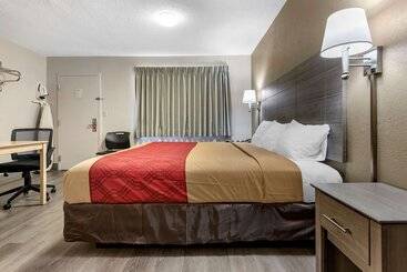 בית מלון כפרי Econo Lodge Dewitt I 90