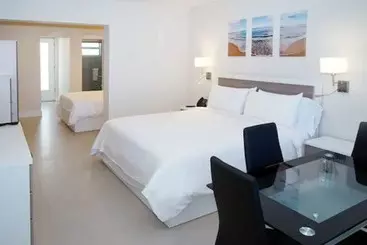 مُتل Diane Oceanfront Suites
