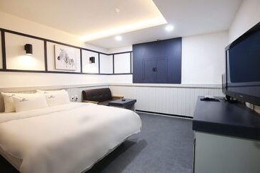 Motel Gongju Renaissance