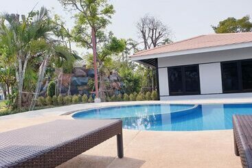 ホテル Vanida Resort   Halal