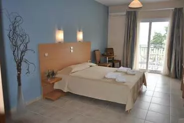 בית מלון כפרי Kohylia By La Scala Beach