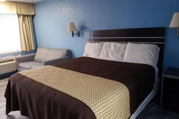 Regency Inn Motel By The Beach