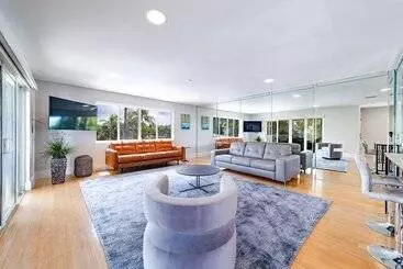 빌라 The Desoto Inns