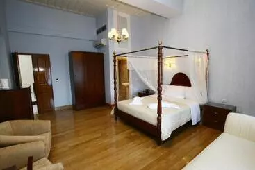 هتل Apollonion Palace