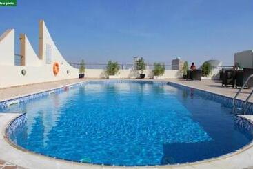 酒店 Skylark  Apartments