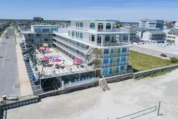 Paradise Oceanfront Resort