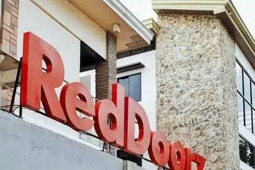 ホテル Reddoorz @ Park S Resort  Alcantara
