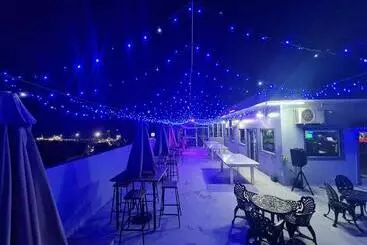 Hotel Sunseekers Outrigger