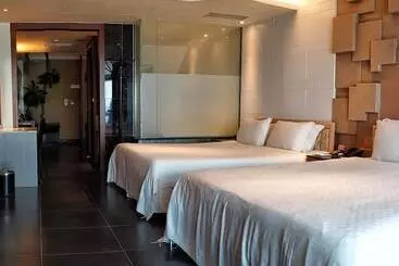 هتل White House Hot Spring Beach Resort