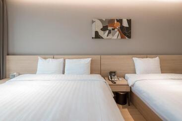 فندق Chestertons Sokcho