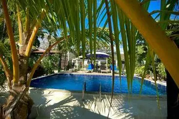 Huoneistohotelli Rooms & Pool Macaws