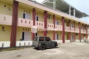 Hotel Boarding House Syariah Mm Bone Redpartner
