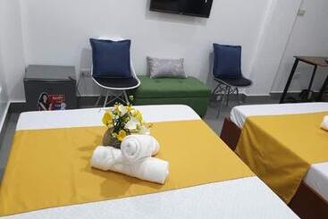 הוסטל Camiguin Kalimba De Luna Inn