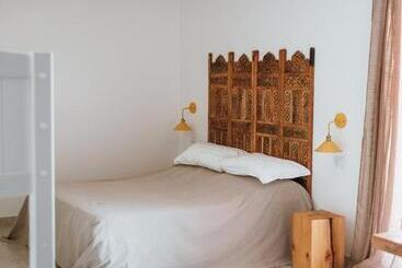 تختخواب و صبحانه Luccicamare Family Run Beb