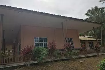 ホテル Spot On 89954 D Yan Chalet